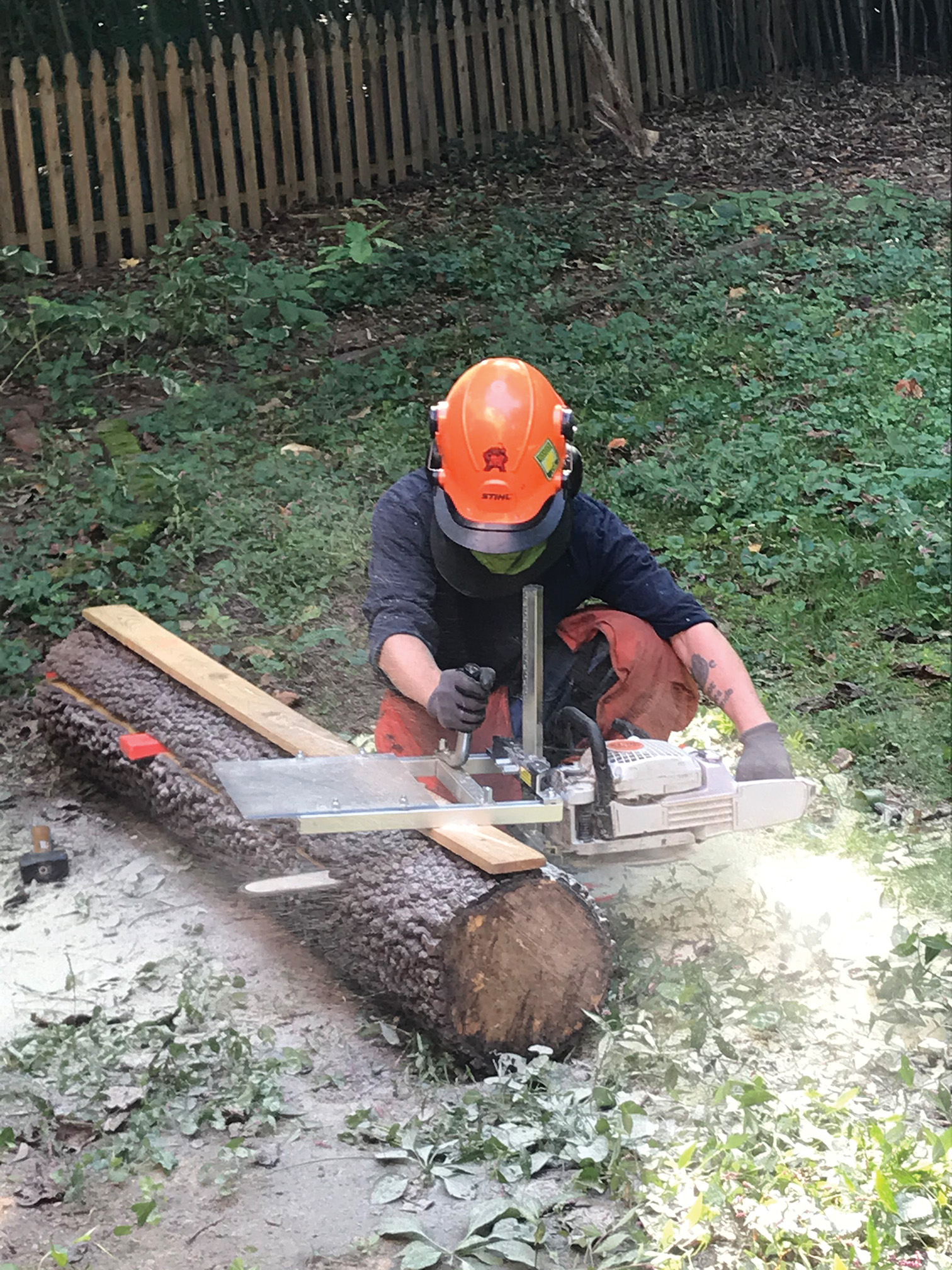 Small log outlet mill