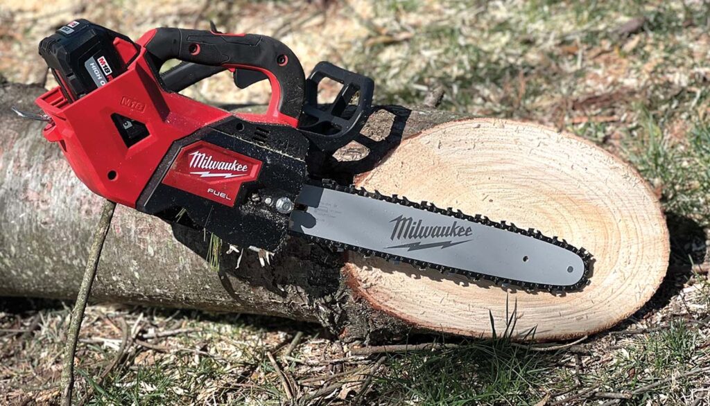 Milwaukee's M18 Fuel top-handle battery chain saw