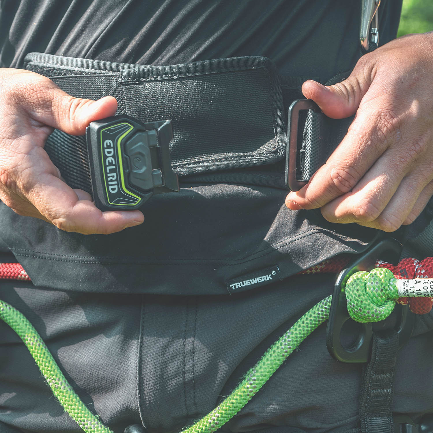 The TreeRaptor buckle has a superior buckle design for ease of use.